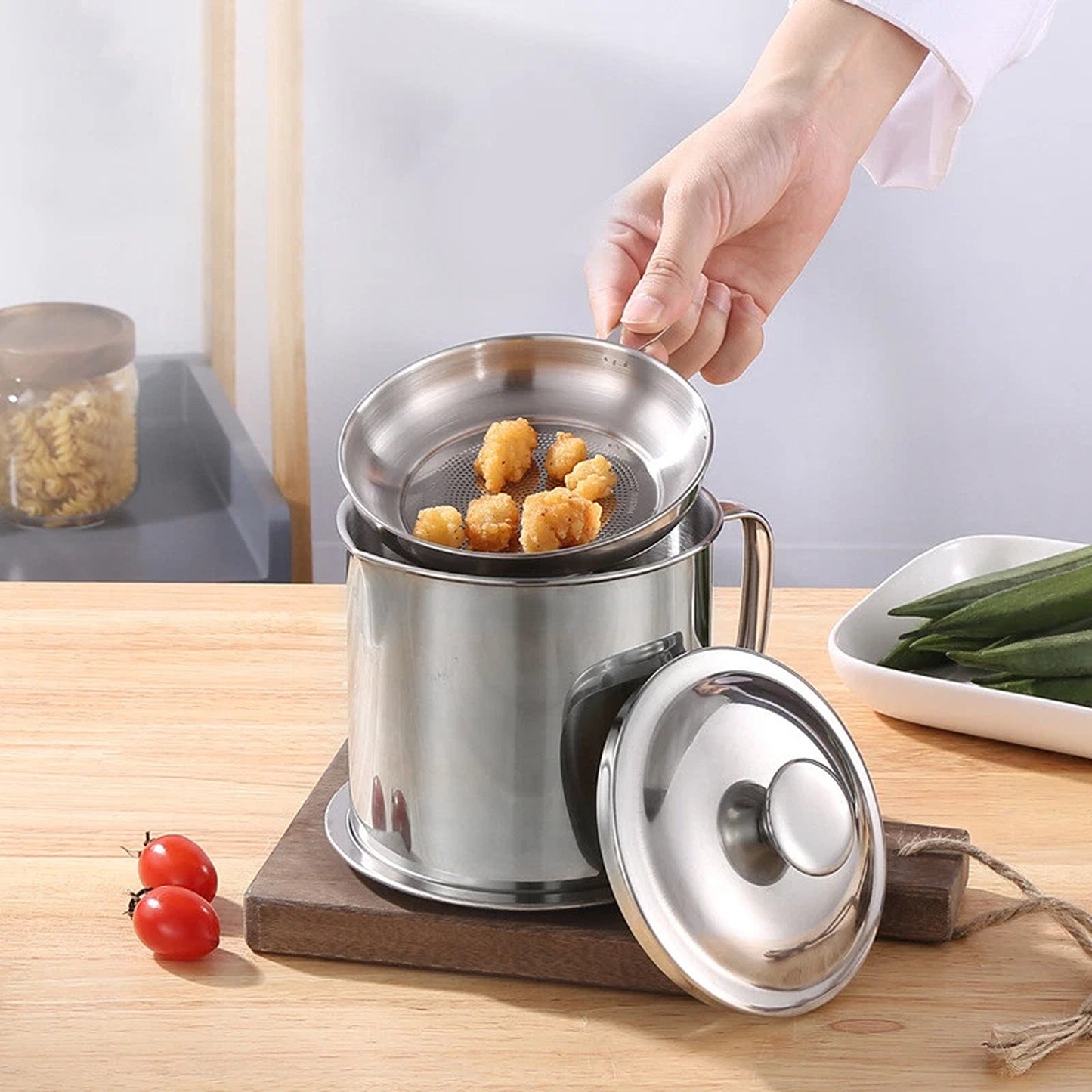 Cooking Oil Filter Container with Lid and Strainer