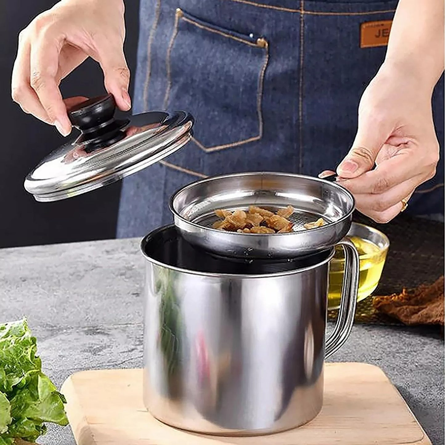 Cooking Oil Filter Container with Lid and Strainer