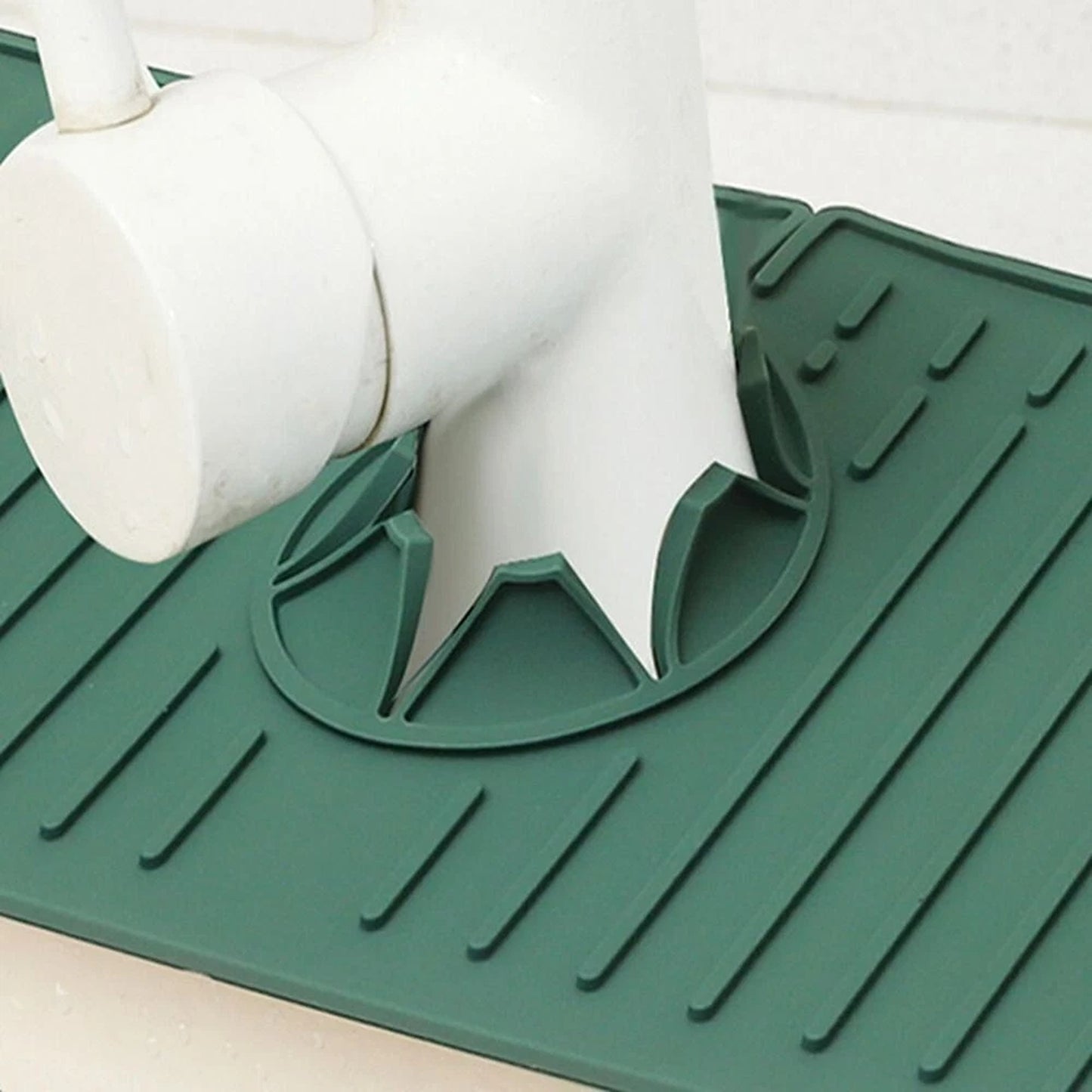 Kitchen Faucet Splash Guard Silicone Sink Protector - Green